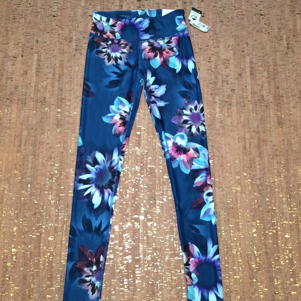 Live Love Dream Junior Leggings  Size XS